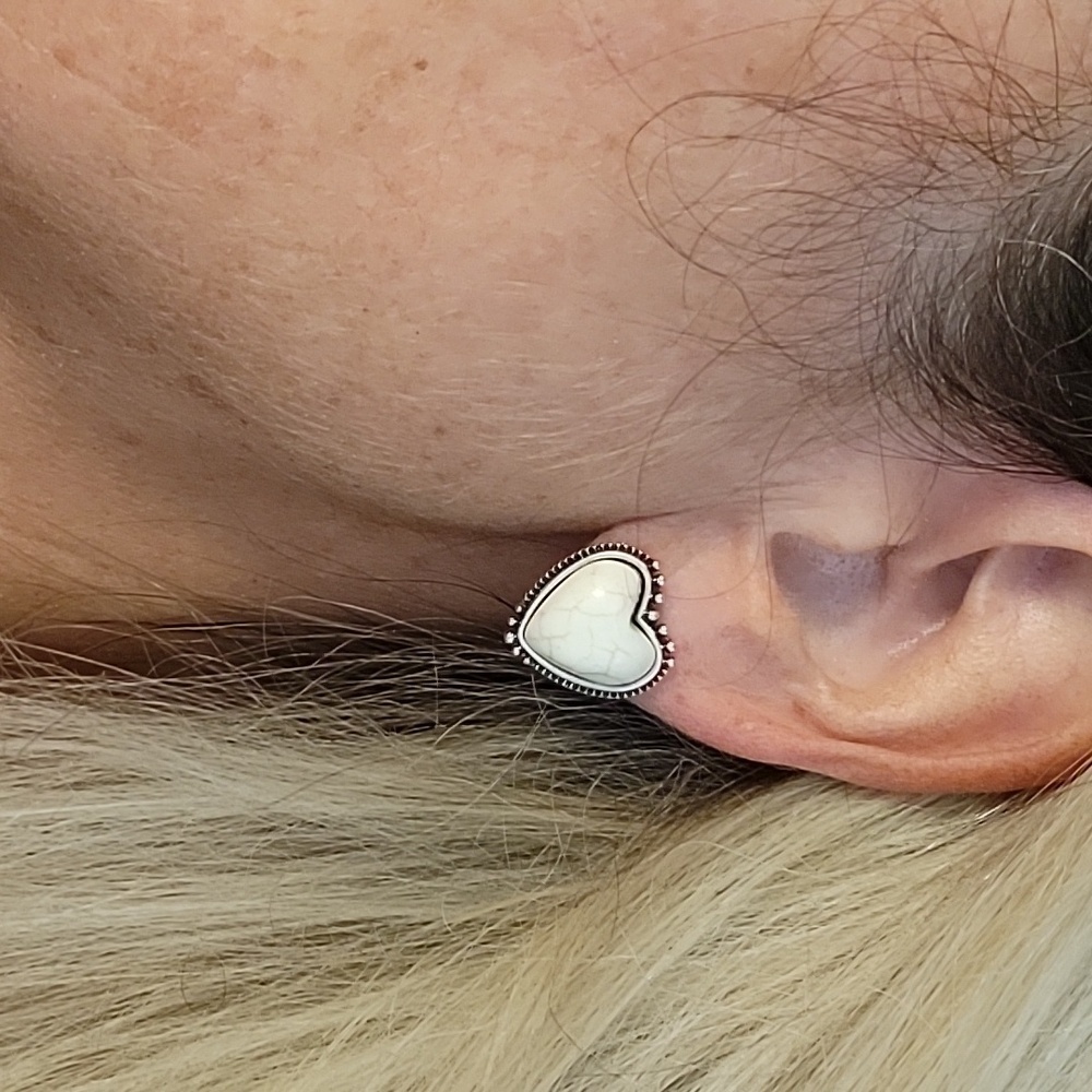 HOWLITE HEART EARRINGS - Picture 3 of 7